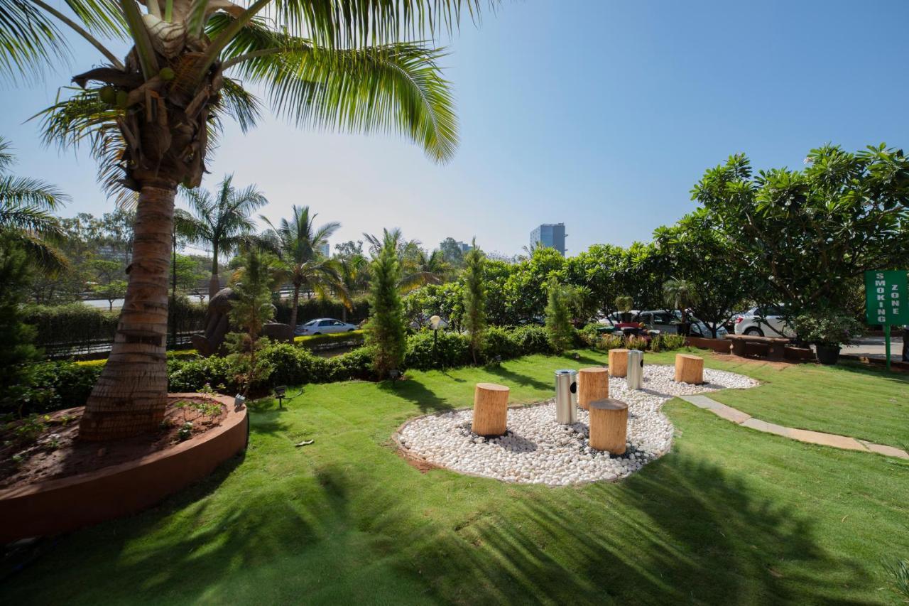 The Orchid Hotel Hinjewadi Púna Exteriér fotografie The campus