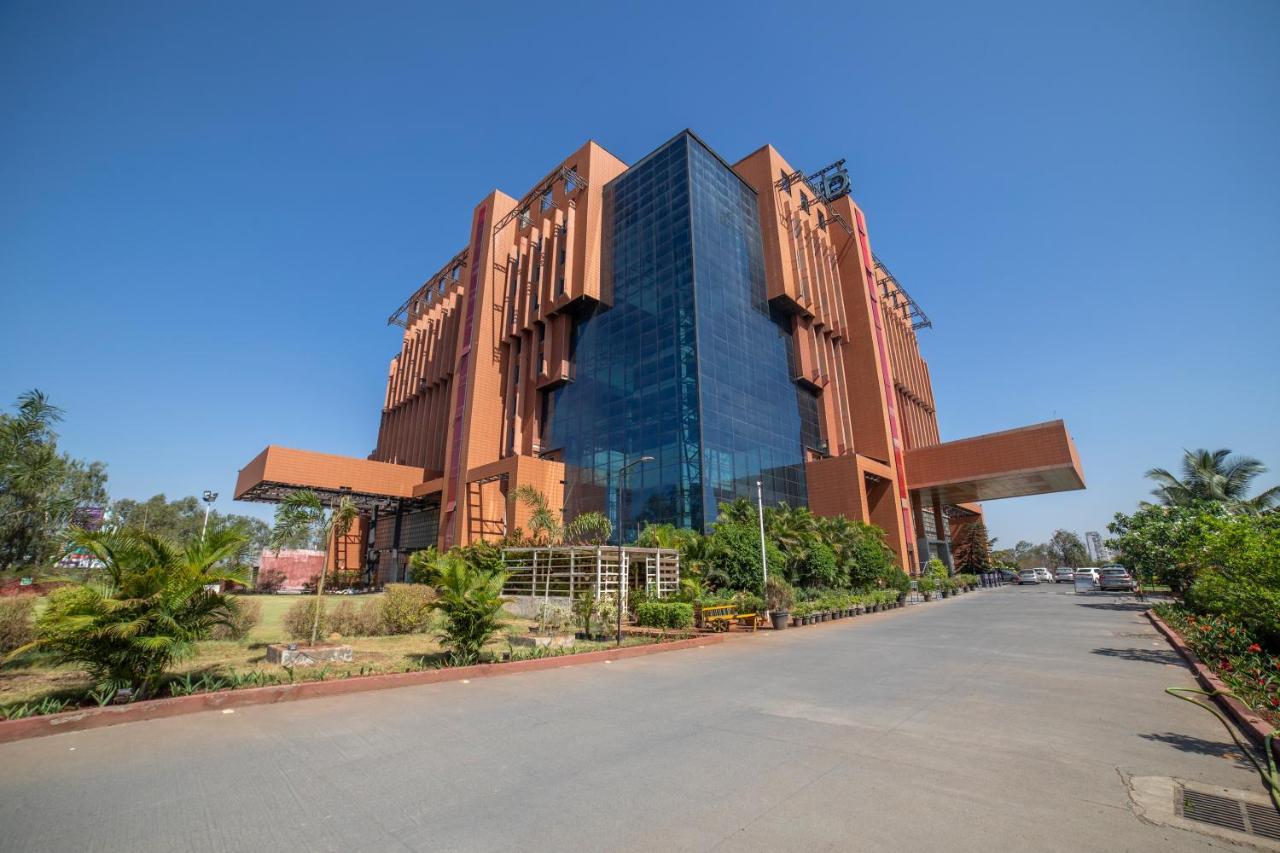 The Orchid Hotel Hinjewadi Púna Exteriér fotografie The Academic Block