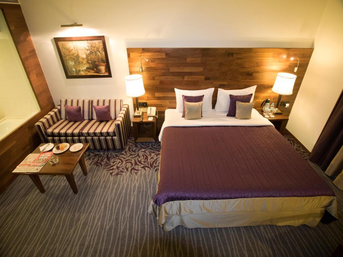 The Orchid Hotel Hinjewadi Púna Exteriér fotografie A room at the hotel