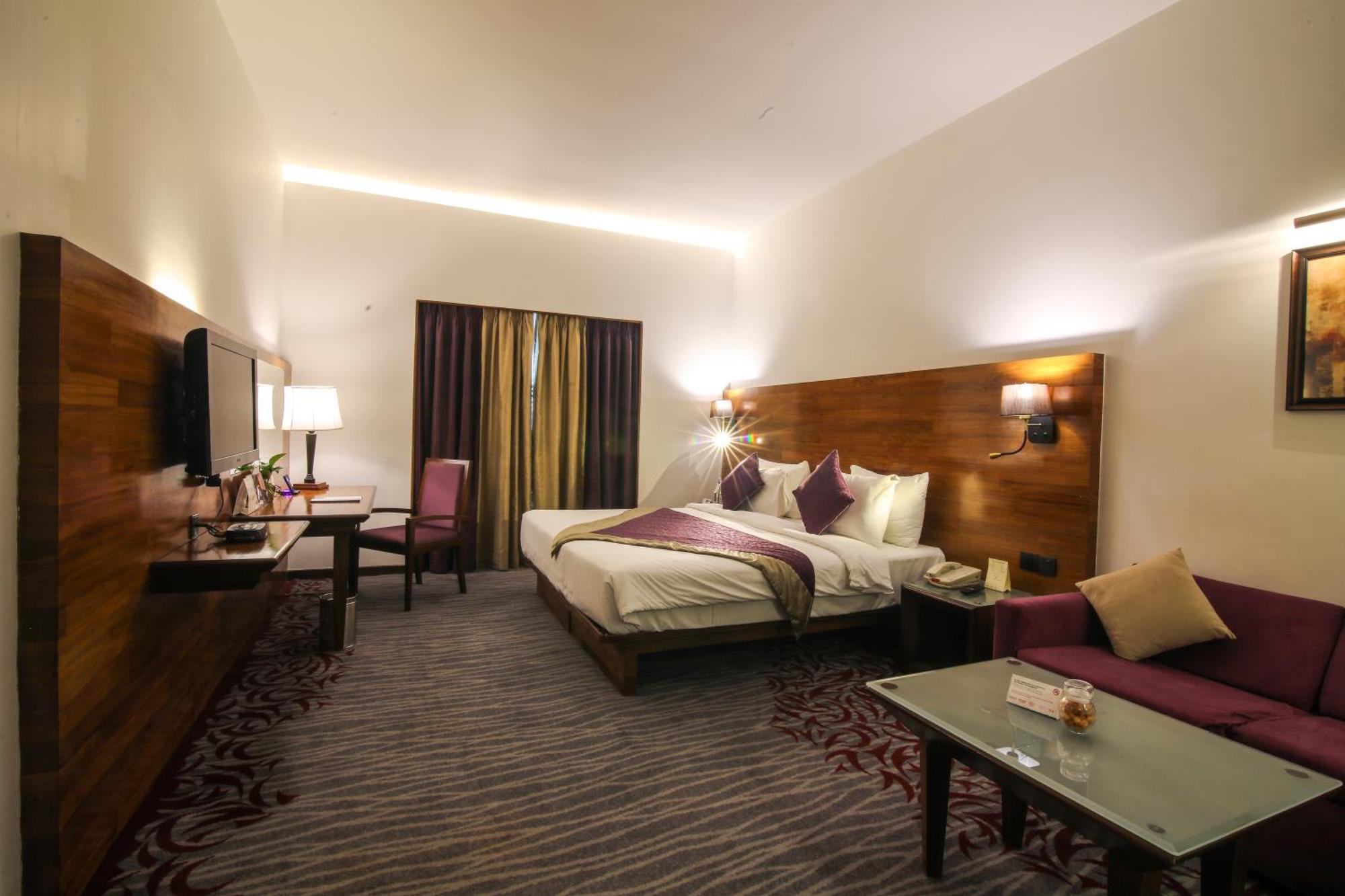 The Orchid Hotel Hinjewadi Púna Exteriér fotografie
