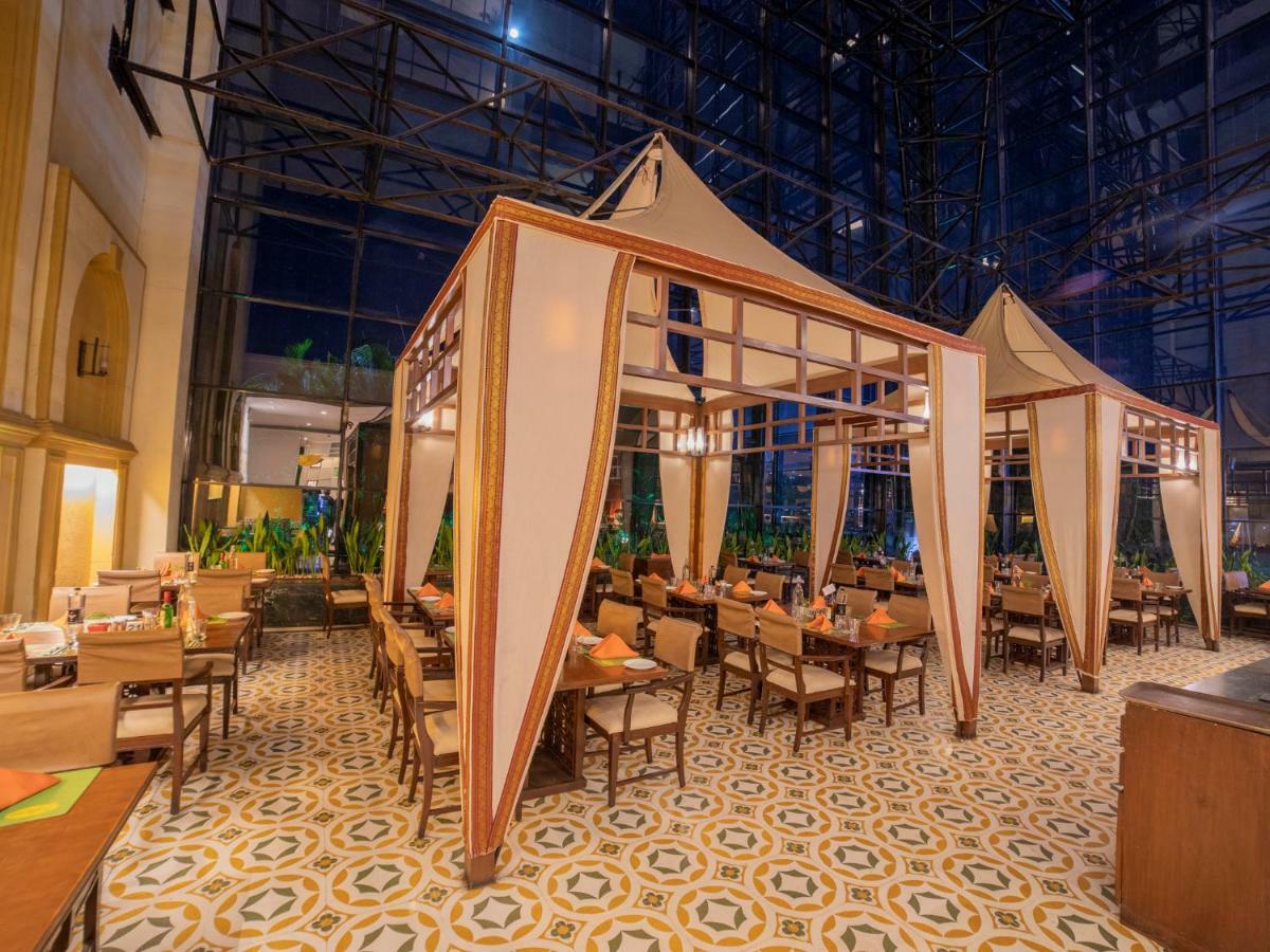 The Orchid Hotel Hinjewadi Púna Exteriér fotografie The restaurant
