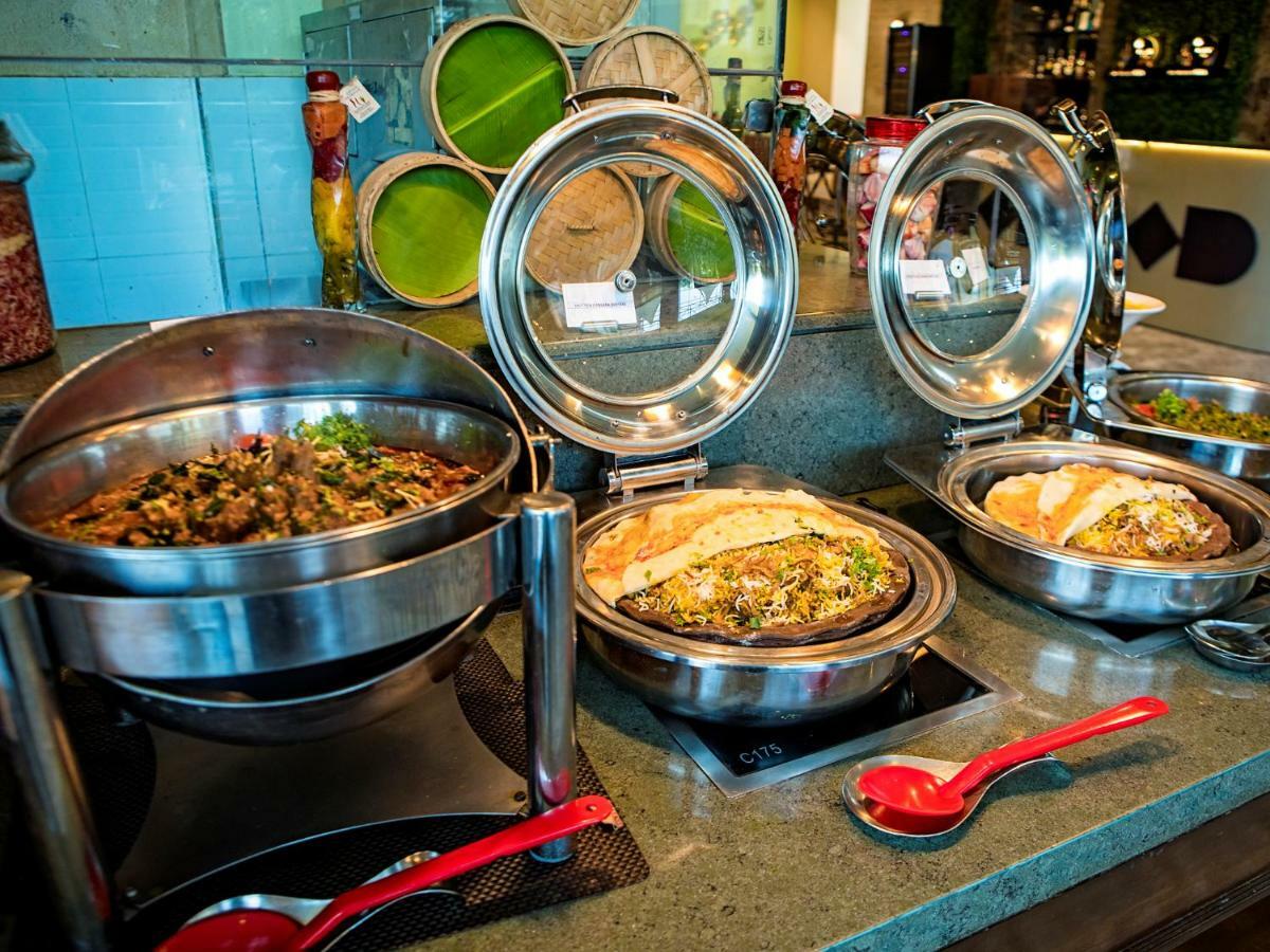 The Orchid Hotel Hinjewadi Púna Exteriér fotografie A chafing dish